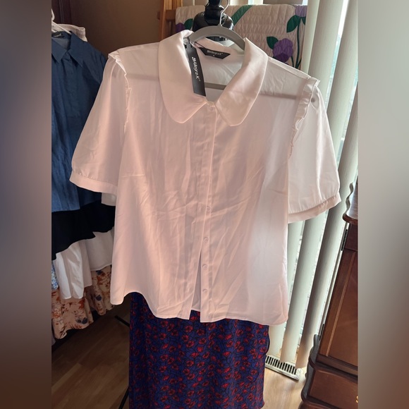 Allegra K light cream blouse with a ruffle sewn along puffy sleeves as accent. - Picture 4 of 5